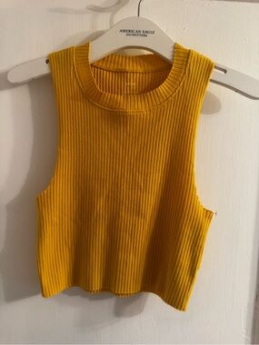Cropped sleeveless top